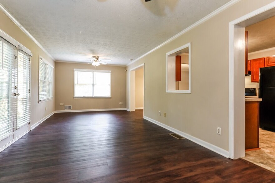 Building Photo - 1560 Cherry Hill Ct SW
