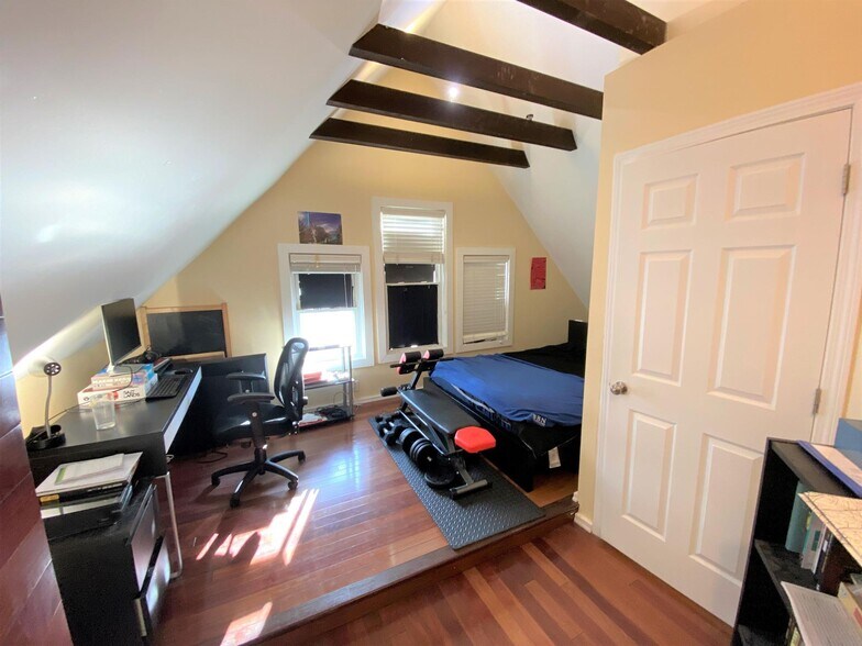 Building Photo - 381 Highland Ave