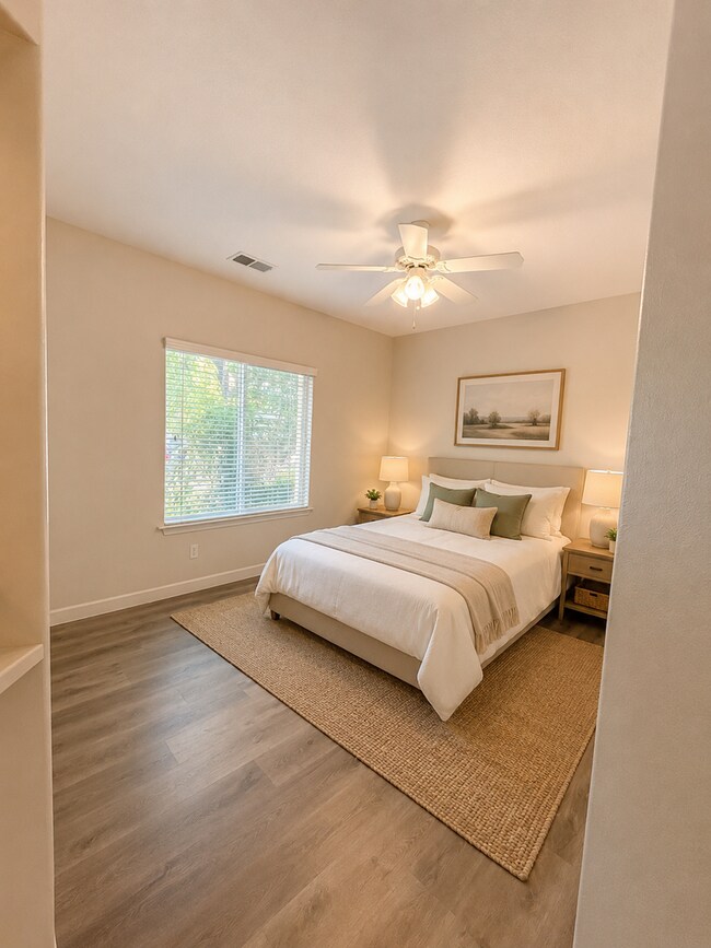 Building Photo - Spacious 4BR/2BA Family Home in Fowler – Move-In Ready for Summer!