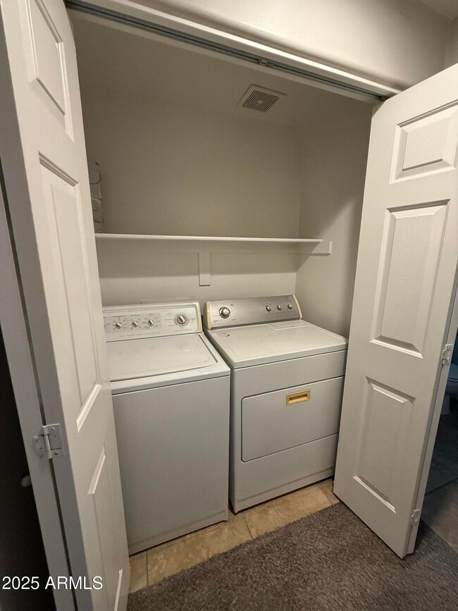 Building Photo - 1920 E Bell Rd