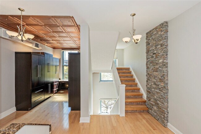 Building Photo - 408 W St Clair Ave