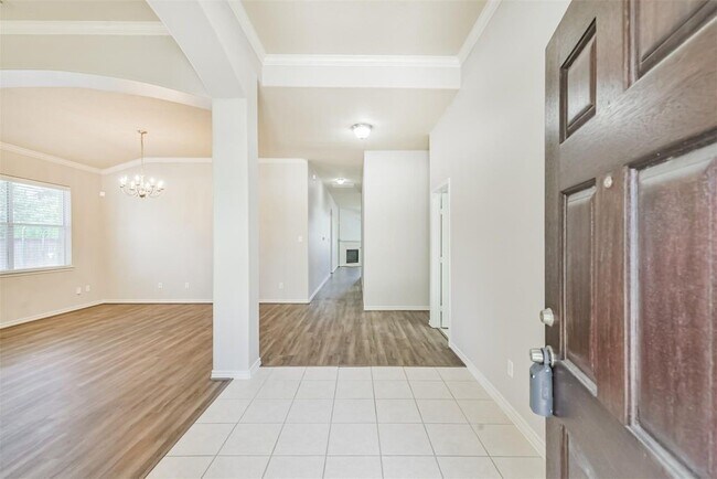 Building Photo - 2922 Lemmingham Dr