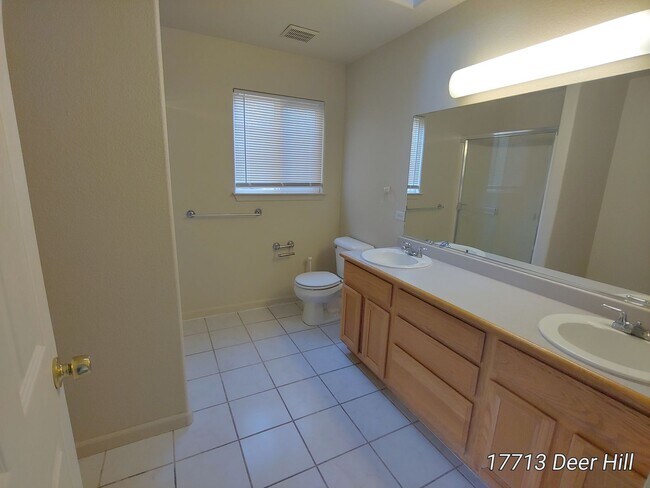 Building Photo - Hidden Valley Lake Rental- PGE included