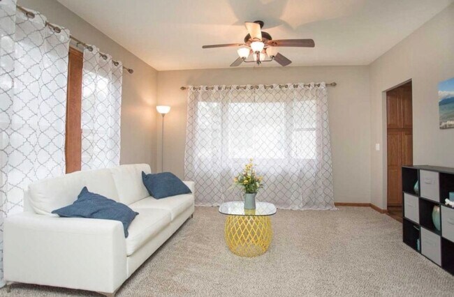 Building Photo - 3x2 corner lot w/ fenced backyard