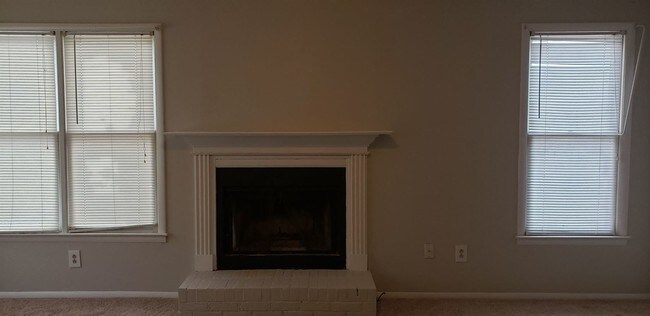 Building Photo - 3925 Highridge Dr SW