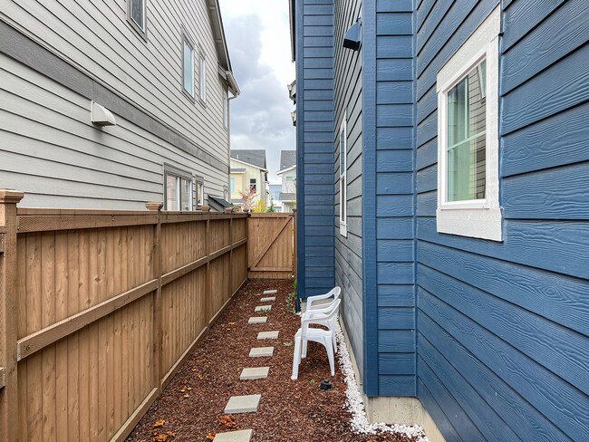 Building Photo - Amazing Location 3 Bedrooms 2.5 Bathrooms in the New Reeds Crossing Community!  Hillsboro near In...