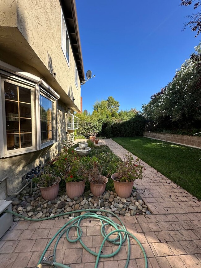 Building Photo - Almaden Home, great area, ready for move in!