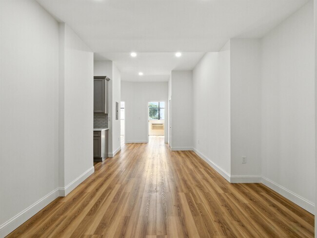 Building Photo - 111 Mulberry St
