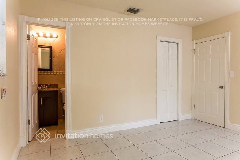 Building Photo - 1443 SW 10th St