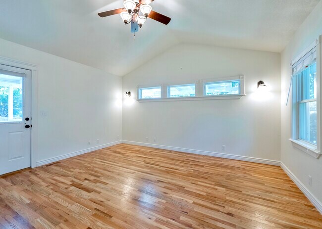 Building Photo - 1805 N 15th St
