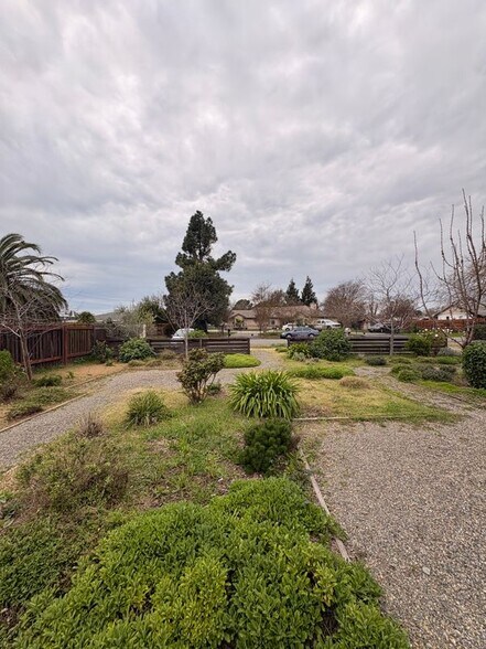 Building Photo - 4810 Kenmar Rd