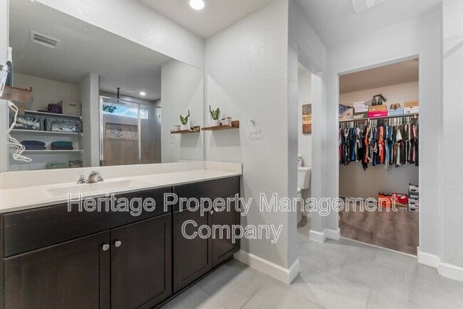 Building Photo - 829 Margay Lp