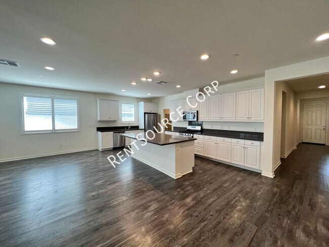 Building Photo - 45016 Marbella St
