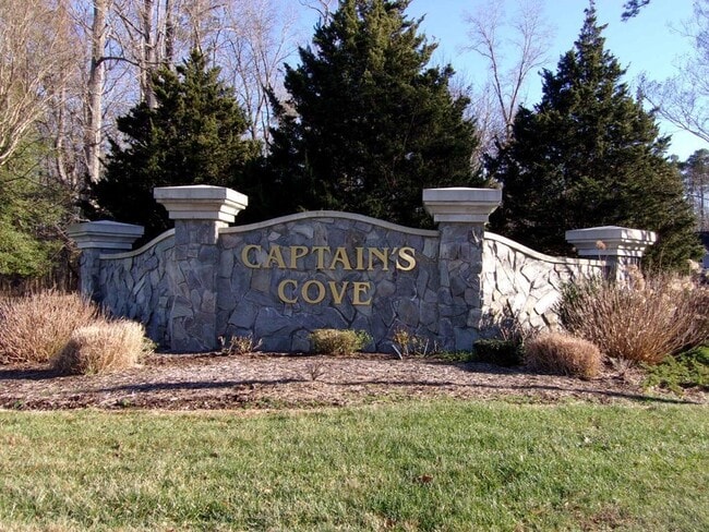 Building Photo - 38170 Castaway Dr