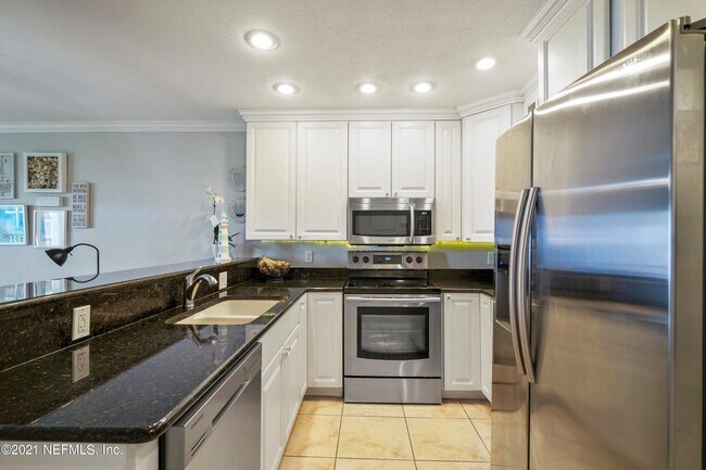 Building Photo - 2329 Costa Verde Blvd