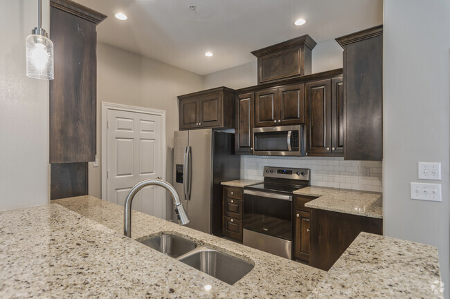 2BR, 2BA - 1244 SF - Kitchen - Woodland Creek Apartments -Location: Tyler TX