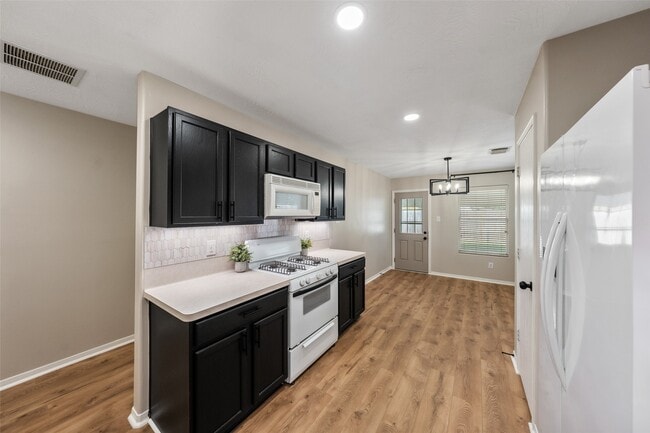 Building Photo - 7826 Chervil Ln