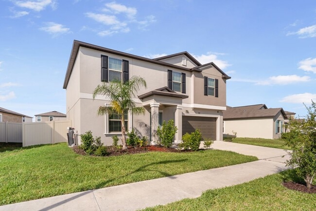 Building Photo - Newer Construction Rental with Open Layout...