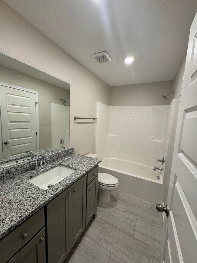 Building Photo - 203 Mountaindale Dr
