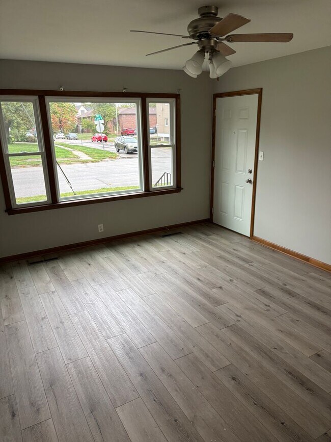 Building Photo - Eacker Rentals (1730 S 17th St)