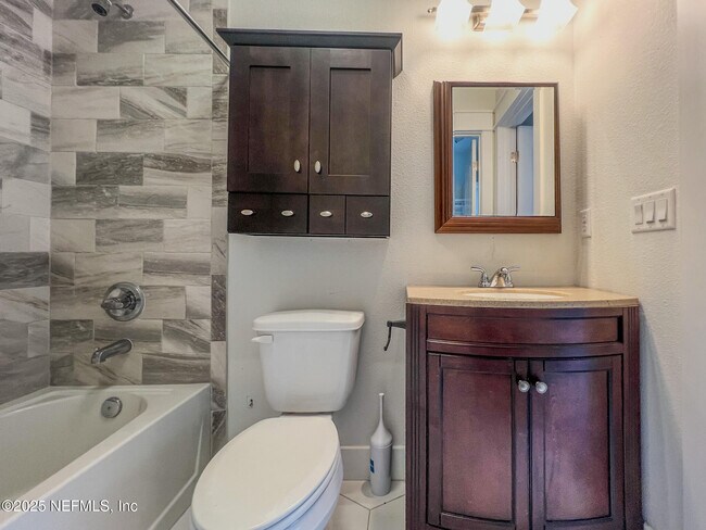 Building Photo - 4325 Appleton Ave