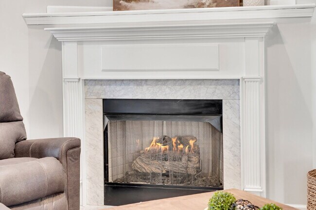 Building Photo - FULLY and Tastefully furnished 3 bedroom h...