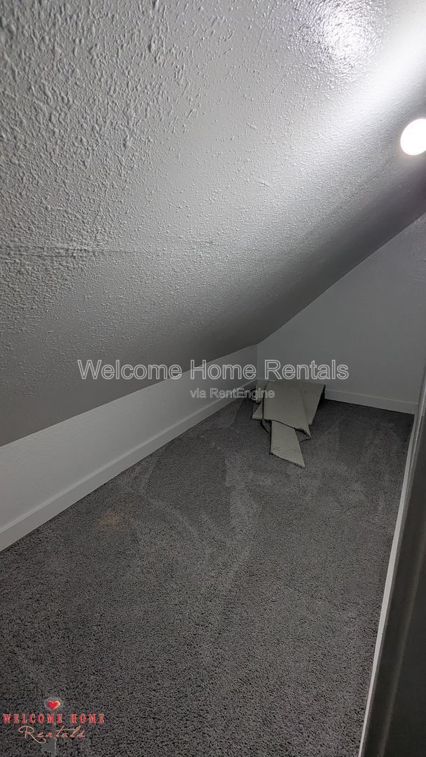 Building Photo - 4520 S Thompson Ave