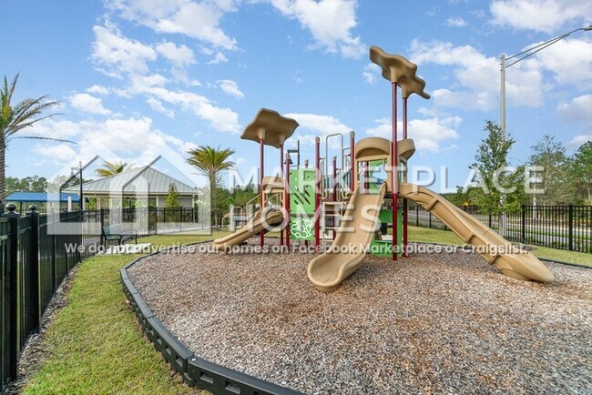 Building Photo - 11033 Stapleton Dr