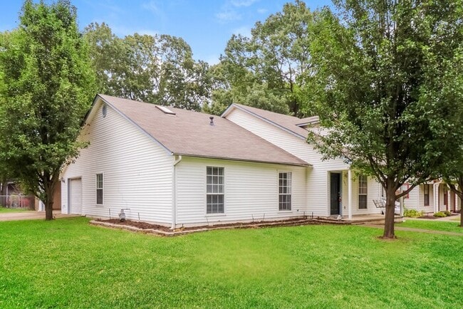 Building Photo - 301 Calloway Ave