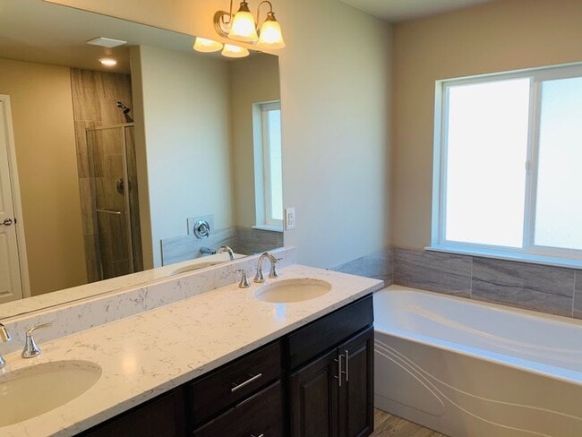 Building Photo - 5 bd 3.5 bath Bothell Single Family House ...