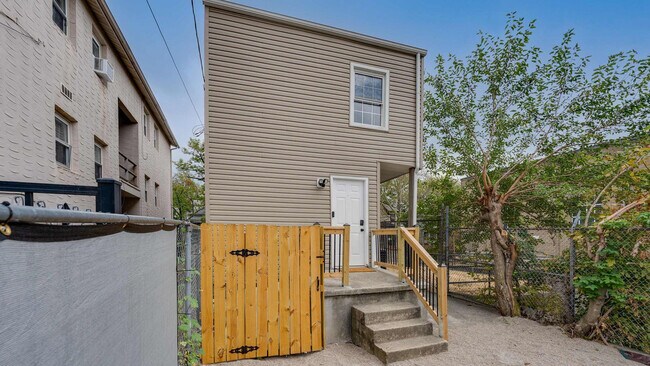 Building Photo - 1279 Indianola Ave