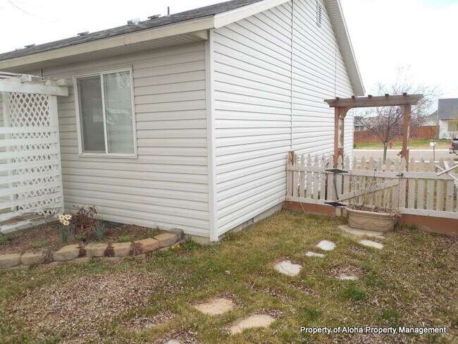 Building Photo - 5514 Buckboard Ave