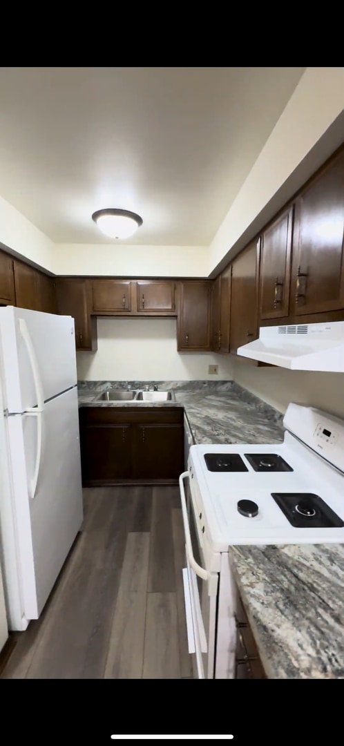 Building Photo - Spacious 2-Bedroom Apartment