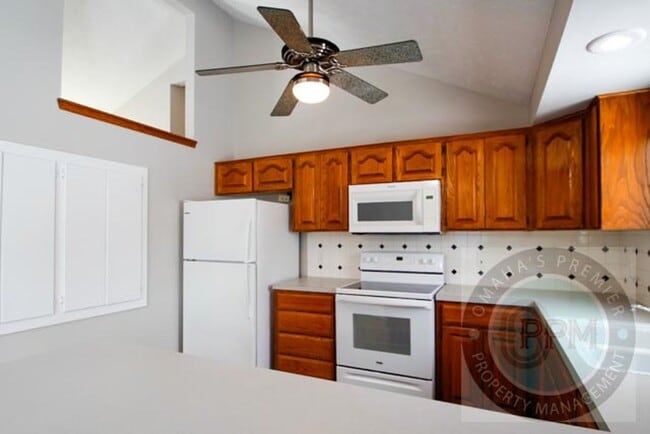 Building Photo - Comfortable and Cozy 3 Bedroom/2 Bath Home