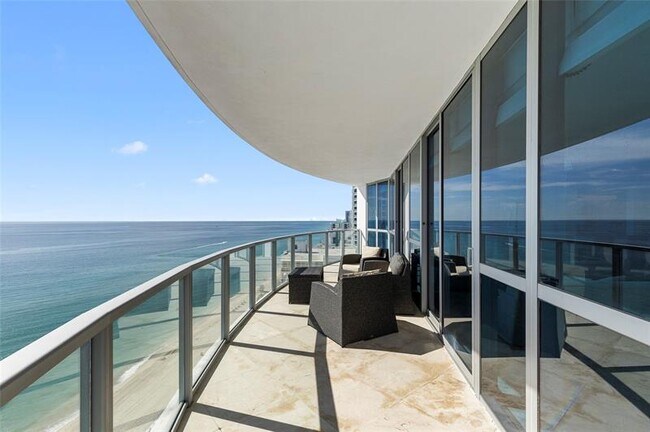 Building Photo - 3101 S Ocean Dr