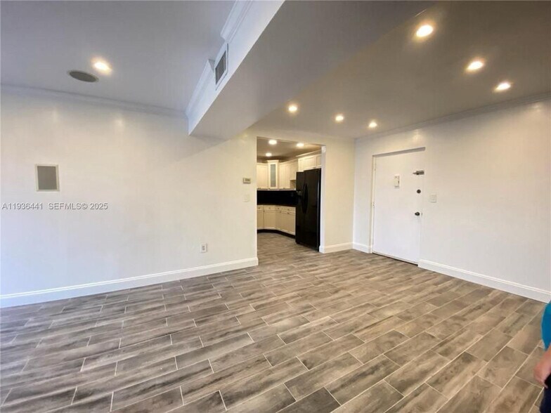 Building Photo - 17051 NE 35th Ave