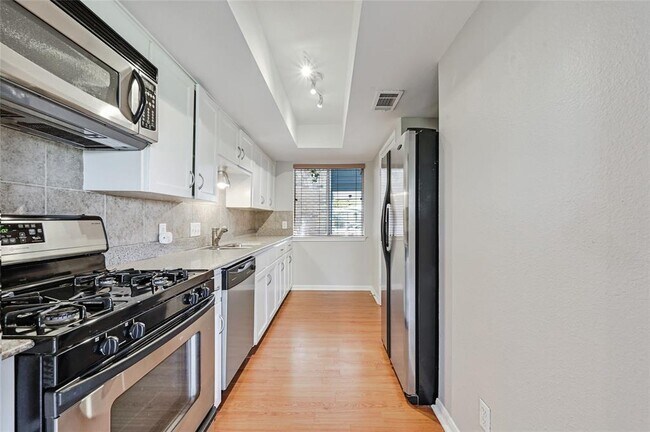 Building Photo - 1100 Azie Morton Rd