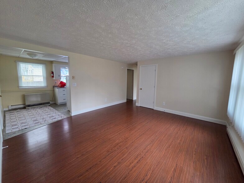 Building Photo - 20 Booker St