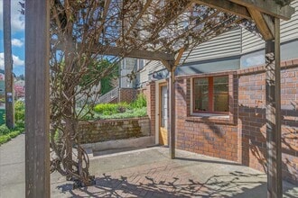 Building Photo - 1705 NW 25th Ave