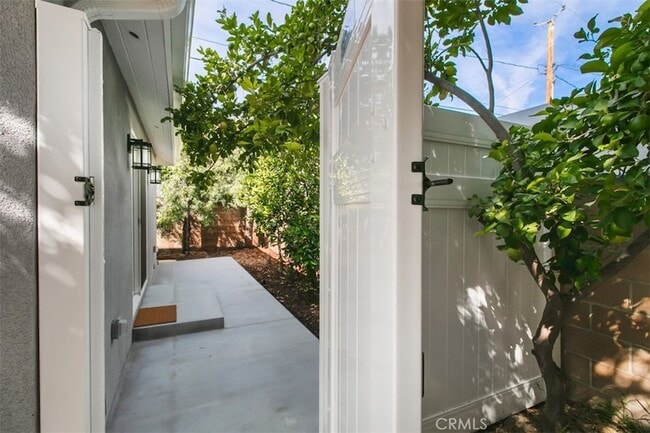 Building Photo - 319 N Shelton St