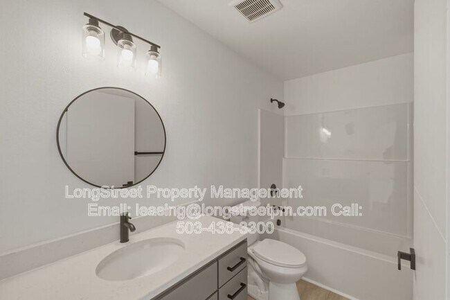 Building Photo - 828 S 19th St