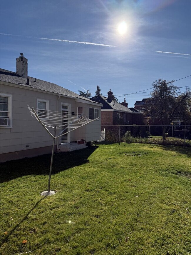 Building Photo - Midtown 2bd