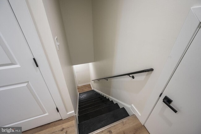 Building Photo - 555 S Marlyn Ave