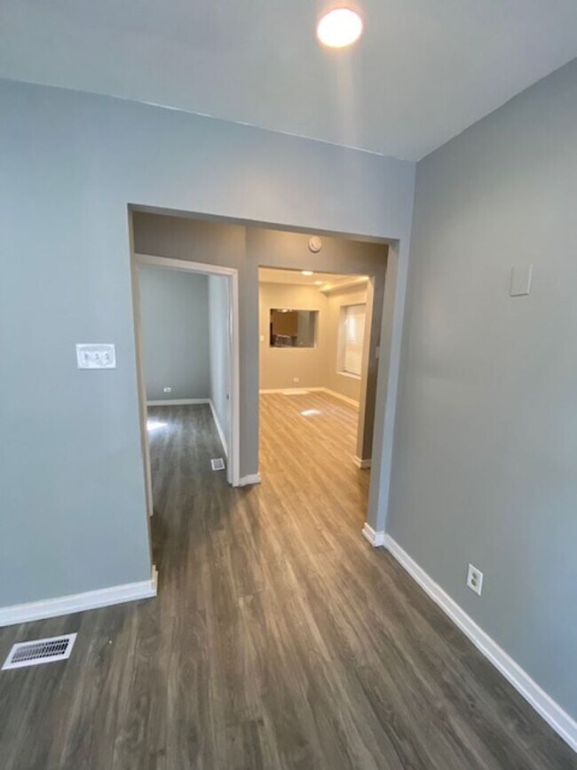 Building Photo - 7314 S University Ave