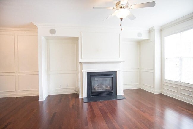 Building Photo - 5720 Pine Oak Dr NW