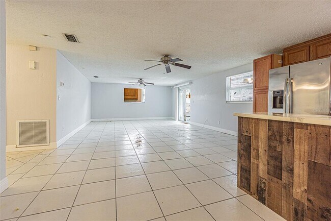 Building Photo - 6321 Spanish Main Dr