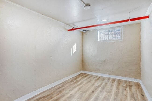 Building Photo - LOCATION LOCATION!! Charming and updated bungalow located just west of Wash Park!!