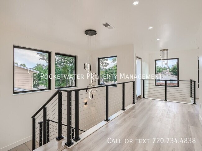 Building Photo - 3595 Darley Ave