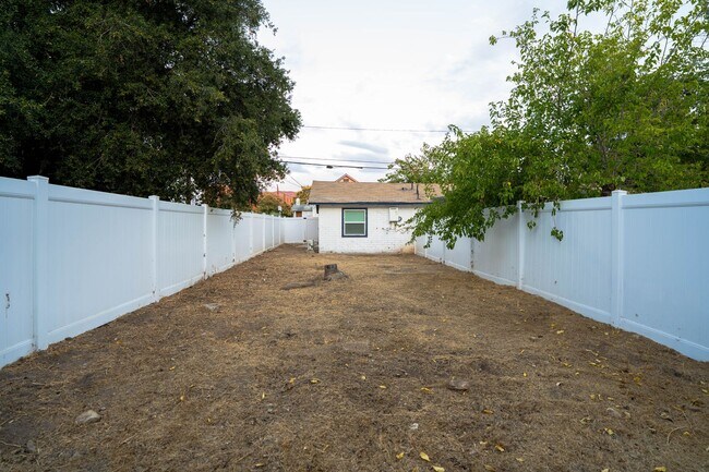 Building Photo - 35070 Ave B