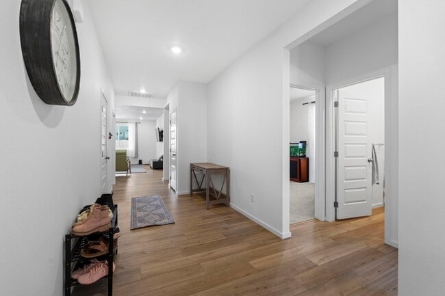 Building Photo - 10813 N Beaverhead Rd